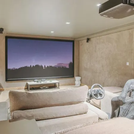 Alpine Escape Apartment *